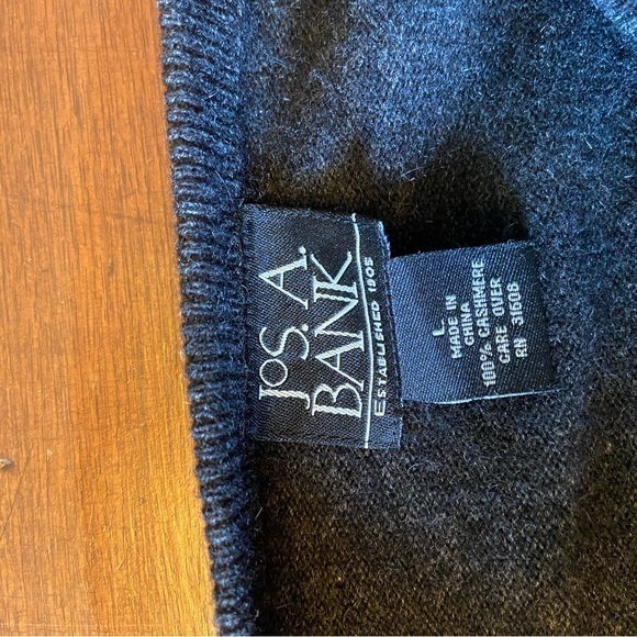 Jos.A Banks charcoal grey vneck cashmere seater - Picture 6 of 9